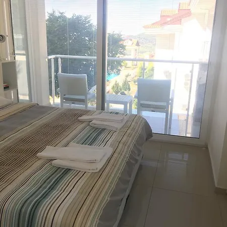 F1 Orka Garden Apartment